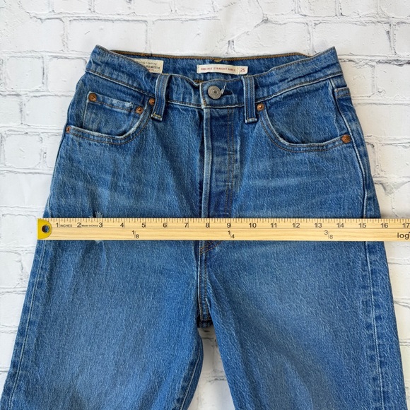 Levis Woman’s Classic Blue Premium Jeans Ribcage Straight Ankle Jeans size 25 - Picture 3 of 11